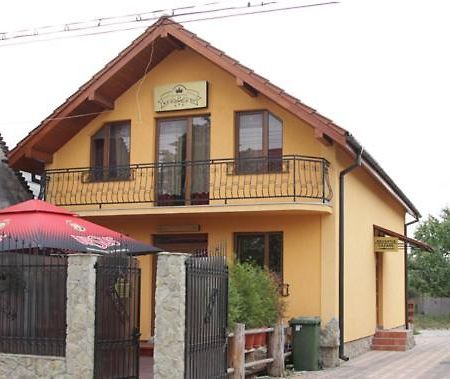 Vila Korona Satu Mare Ngoại thất bức ảnh